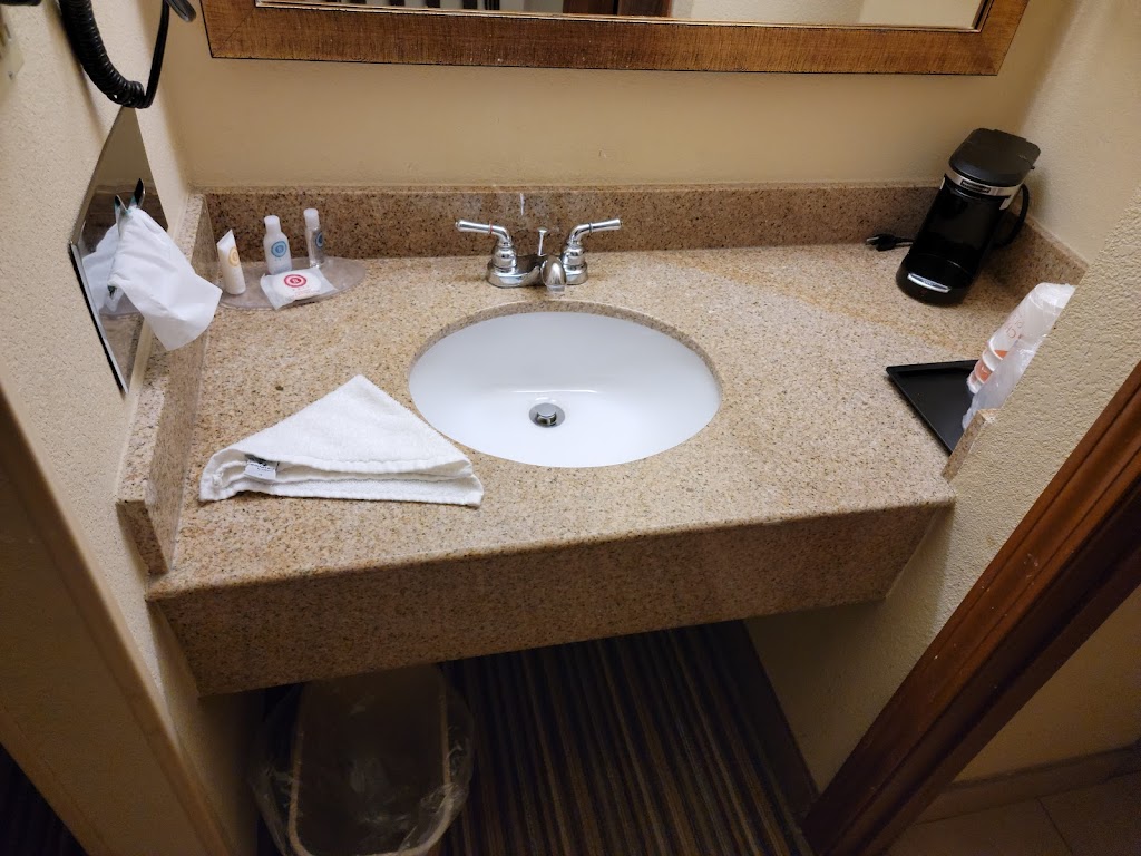 Comfort Inn - Hall of Fame | 5345 Broadmoor Cir NW, Canton, OH 44709, USA | Phone: (330) 492-1331