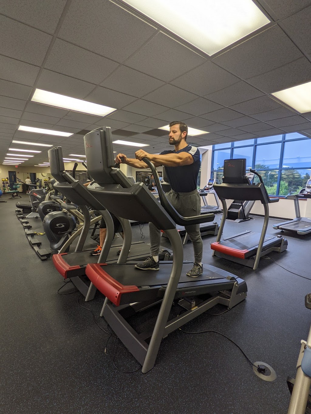 Pavilion Fitness | 1000 Wellington Ave, Elk Grove Village, IL 60007, USA | Phone: (847) 228-3494