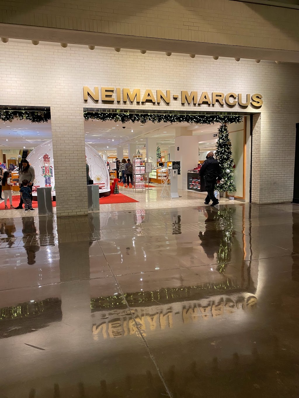 Neiman Marcus | 8687 N Central Expy, Dallas, TX 75225, USA | Phone: (214) 363-8311
