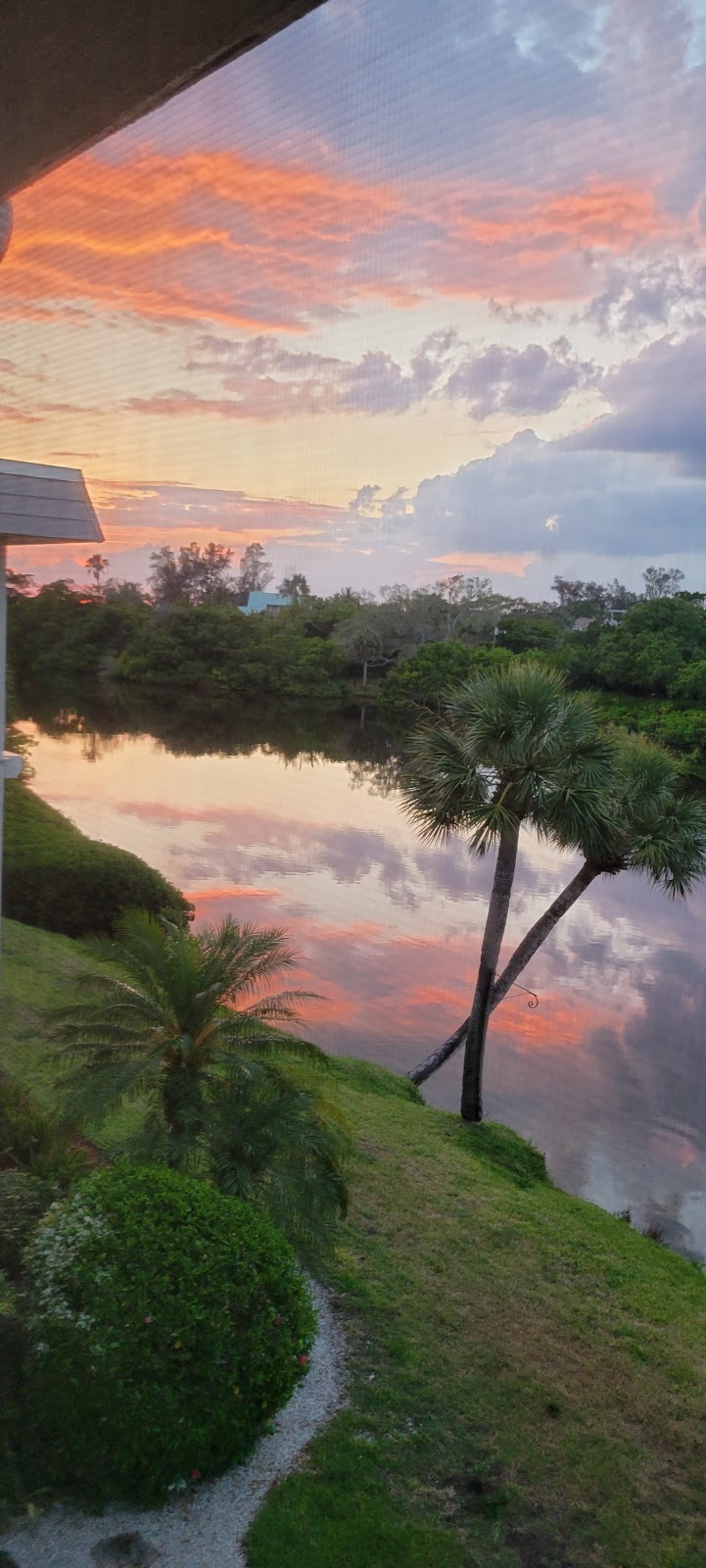 Whispering Sands Condominium Association, Inc. | 200 Whispering Sands Dr, Sarasota, FL 34242, USA | Phone: (941) 349-8458