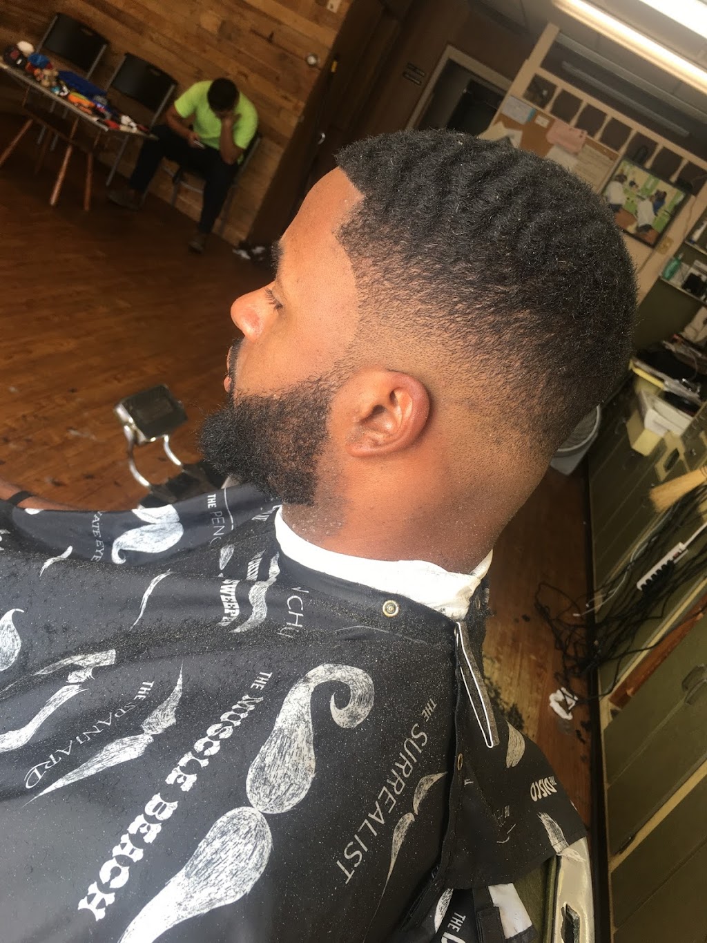 Oakland Park Barber Shop | 868 Oakland Park Ave, Columbus, OH 43224, USA | Phone: (614) 262-6468