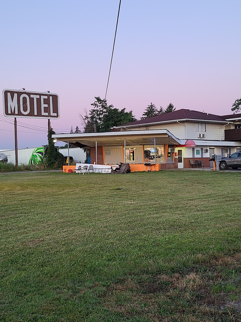 Davis Motel | 10860 Market St, North Lima, OH 44452, USA | Phone: (330) 549-2113