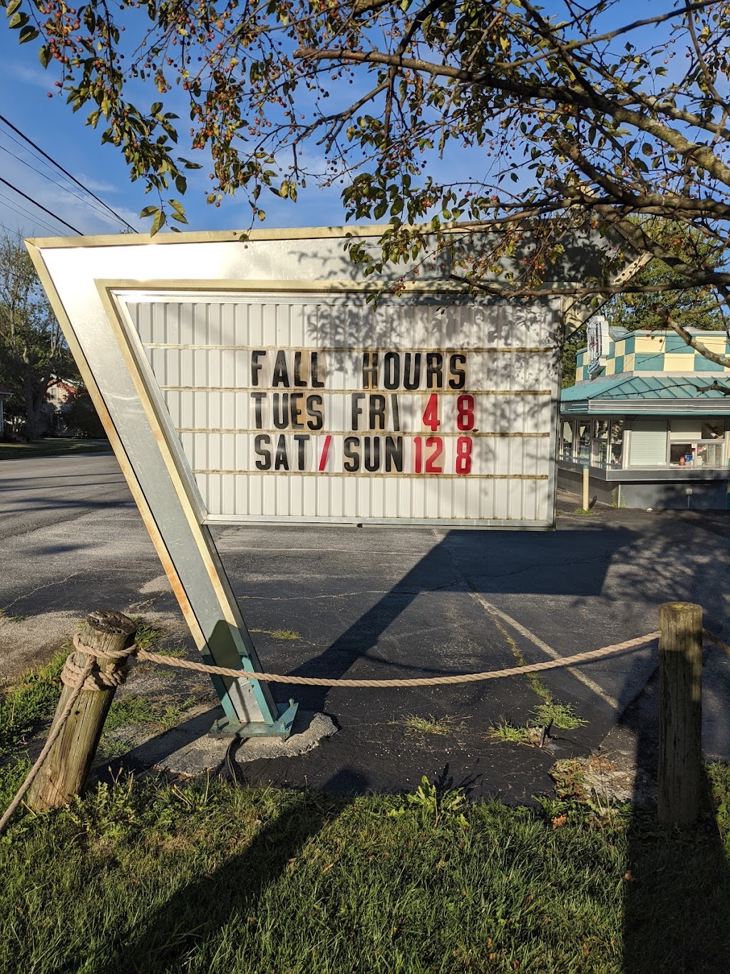 The Root Beer Stand | 421 W River St, Antwerp, OH 45813, USA | Phone: (419) 258-4311