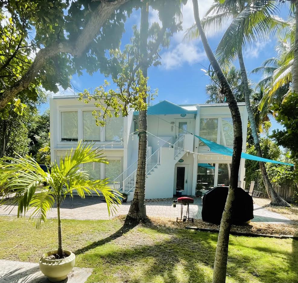 Oasis Vacation Rentals | 103101 Overseas Hwy Suite 2, Key Largo, FL 33037, USA | Phone: (772) 485-2353