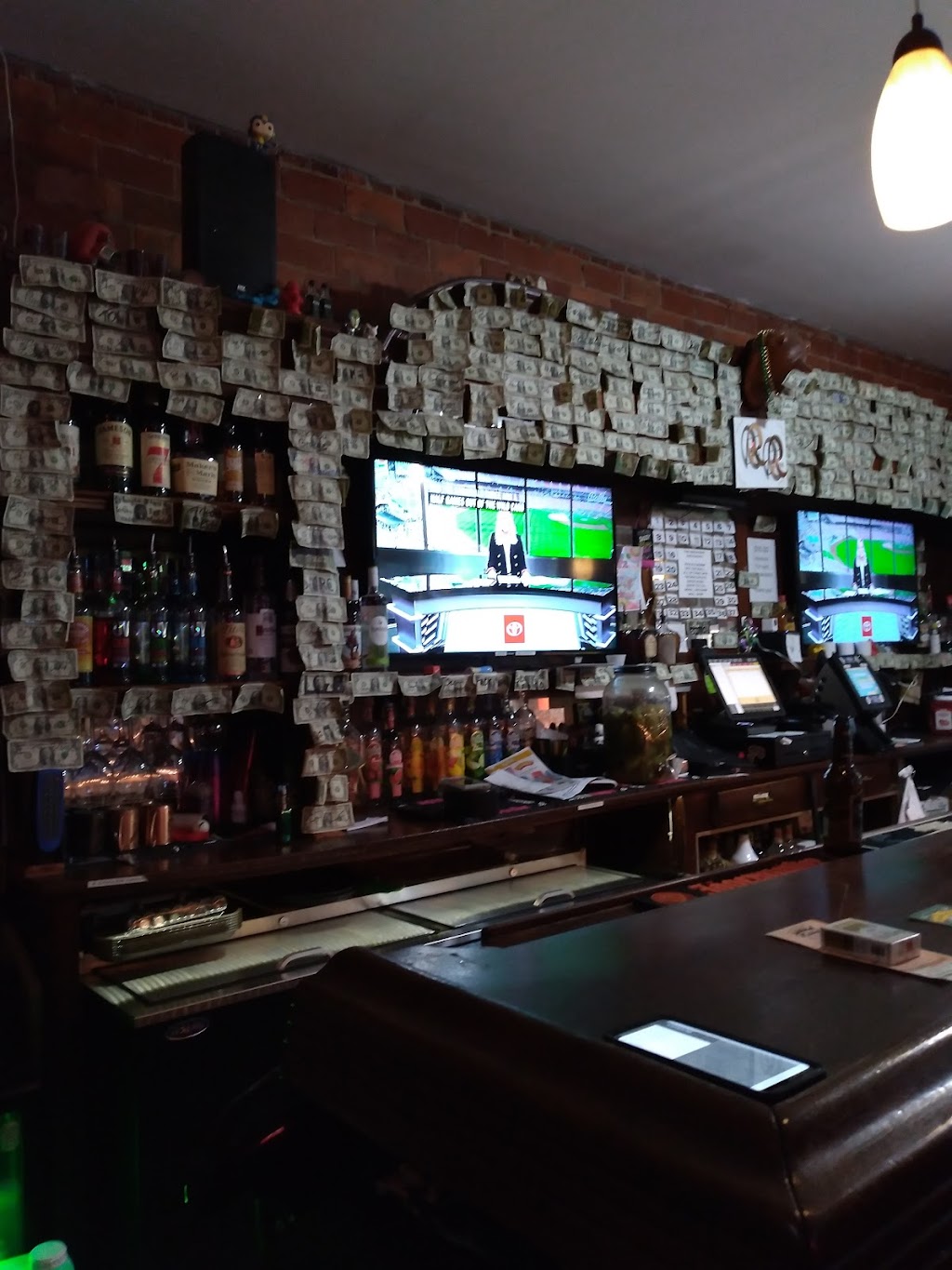 The Req Room | 9625 Lackland Rd, Overland, MO 63114, USA | Phone: (314) 455-4441