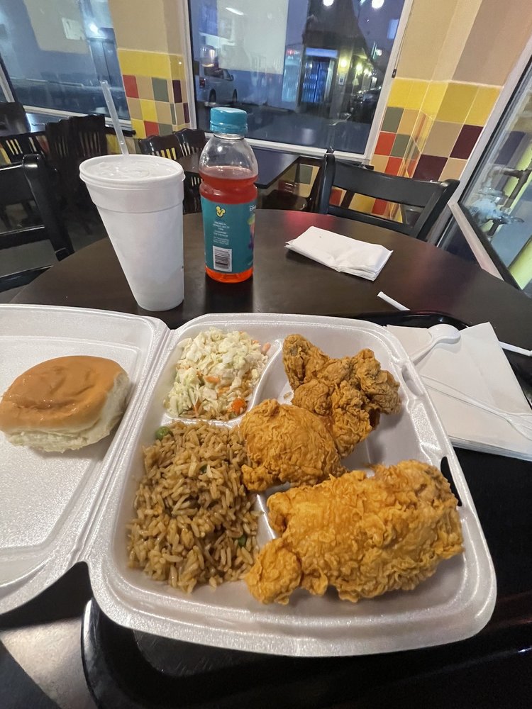 Lucis Chicken & Rice | 414 E Main St, Grand Prairie, TX 75050, USA | Phone: (972) 262-1688