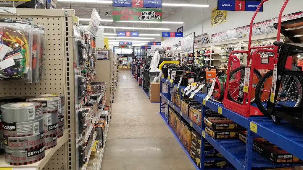 Harbor Freight Tools | 1663 W Henderson St Suite 4, Cleburne, TX 76033, USA | Phone: (817) 774-4111