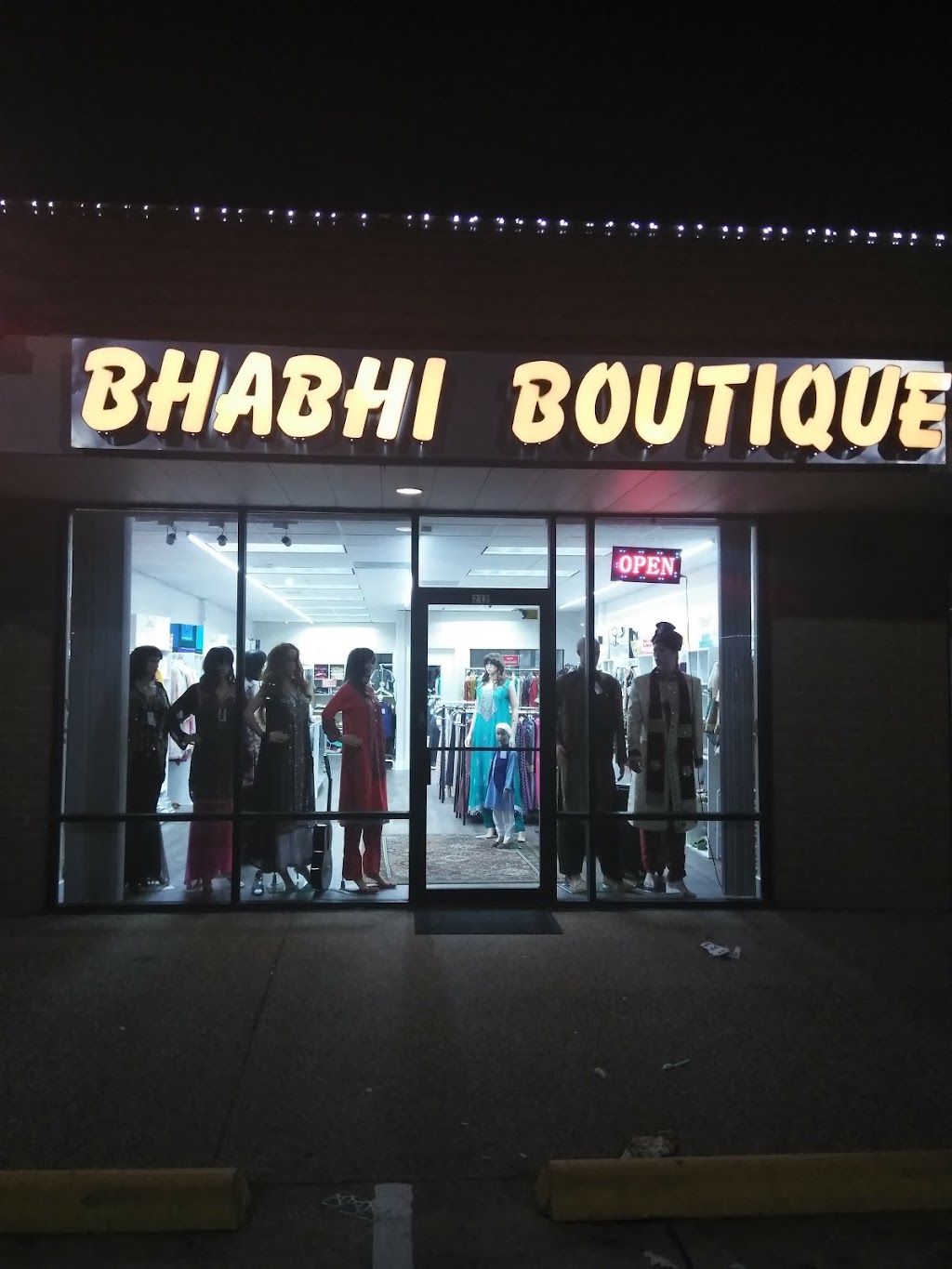 Almarkaz Bhabhi Boutique & Beauty Salon | 1205 W Trinity Mills Rd #212, Carrollton, TX 75006, USA | Phone: (325) 500-1700