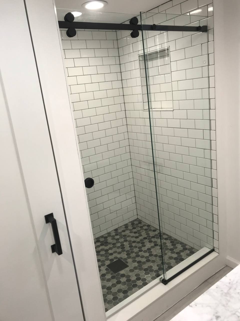 Frameless custom shower doors | 6601 Broadway #7l, Bronx, NY 10471, USA | Phone: (929) 260-0339