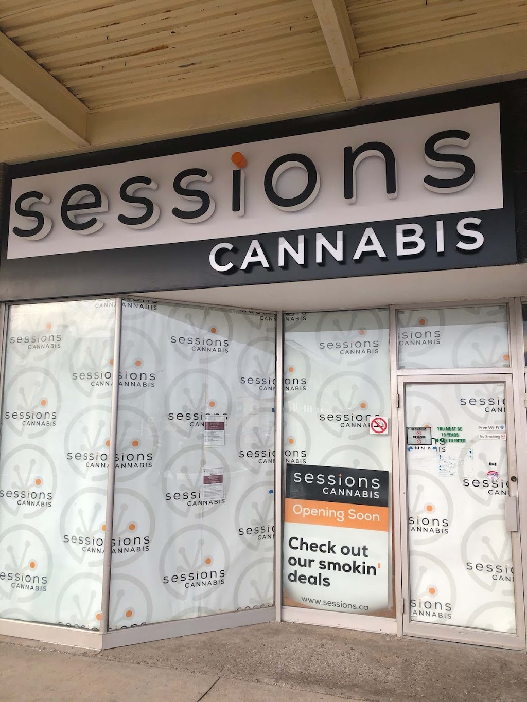 Sessions Cannabis Welland | 200 Fitch St Unit 12A, Welland, ON L3C 4V9, Canada | Phone: (905) 788-0641
