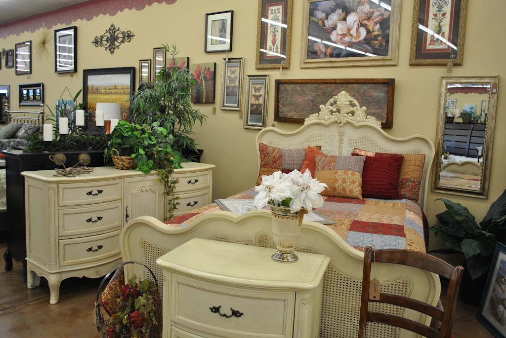 Carousel Consignment | 2201 W Edmond Rd, Edmond, OK 73003, USA | Phone: (405) 285-1250