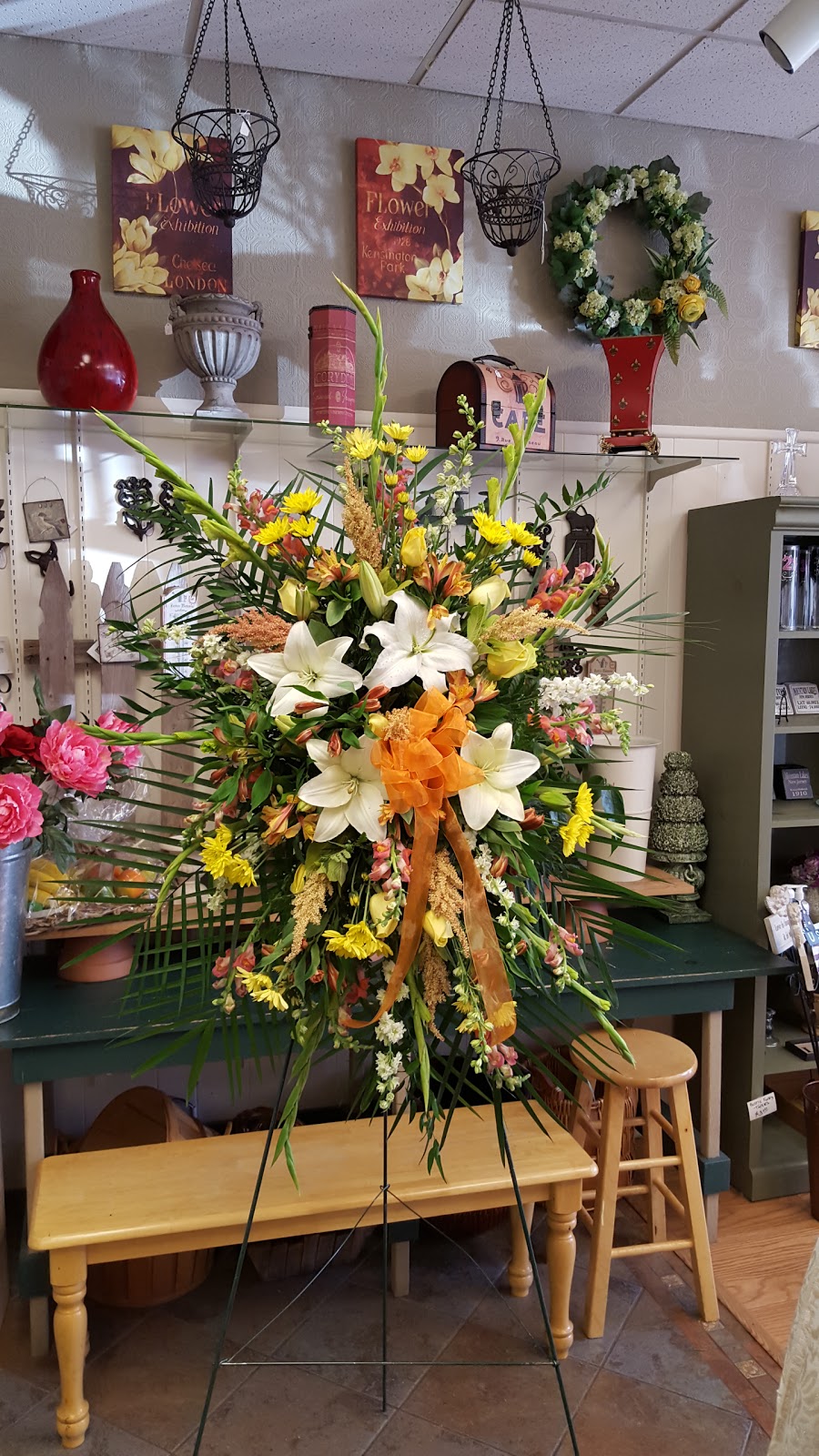 Lindsays Village Florist | 139 Hawkins Pl, Boonton, NJ 07005, USA | Phone: (973) 334-0158