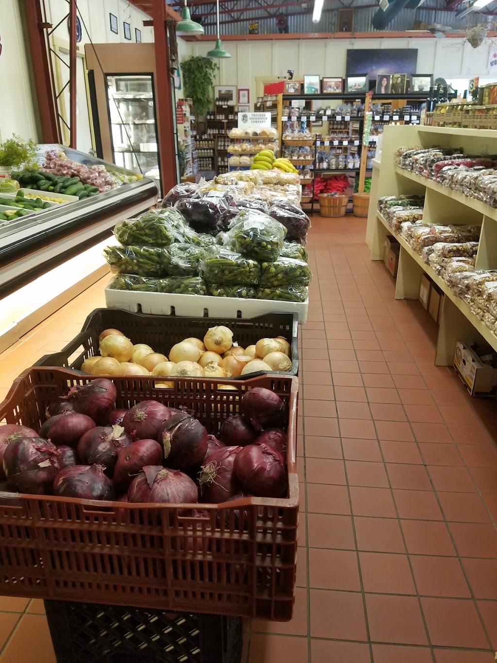 Machado Apple Barn Inc. | 100 Apple Ln, Auburn, CA 95603, USA | Phone: (530) 823-1393