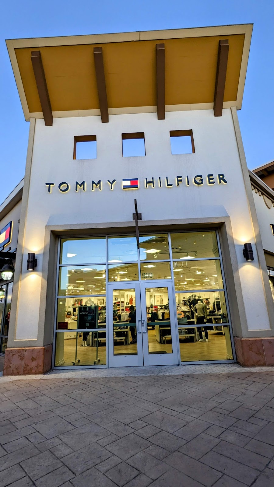 Tommy Hilfiger | 15853 N Fwy Ste #900, Fort Worth, TX 76177, USA | Phone: (682) 831-1487