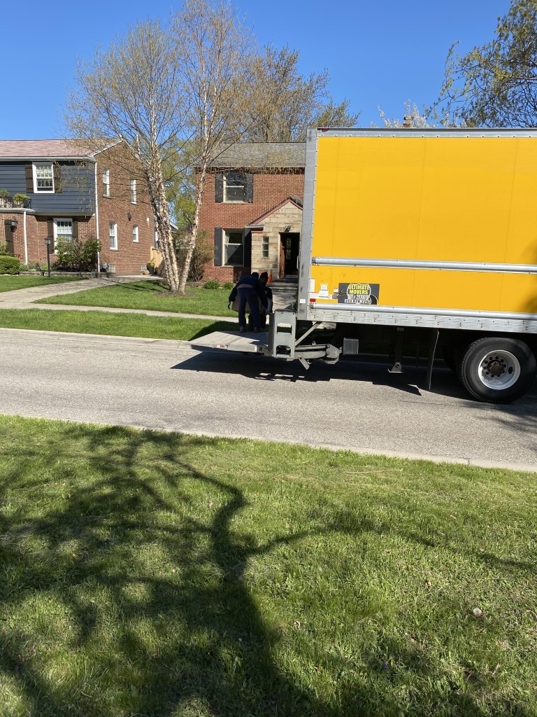 Ultimate Movers LLC | 17836 Bagnoli St, Brownstown Charter Twp, MI 48174 | Phone: (313) 828-2253