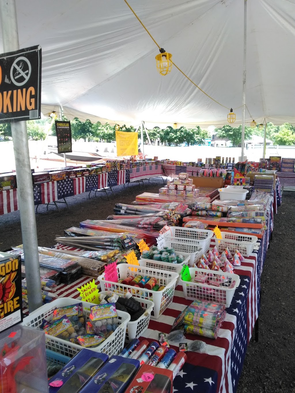 Sarges Fireworks | 2208 Hwy 12 South, Ashland City, TN 37015, USA | Phone: (615) 574-0785