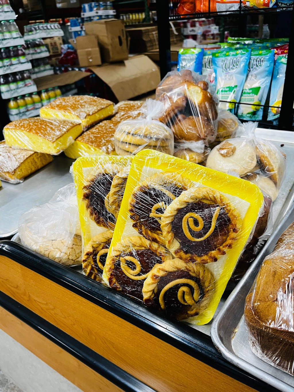 Don Pepes Cuscatlan | 5002 Jackson St, Hyattsville, MD 20781, USA | Phone: (240) 825-3381