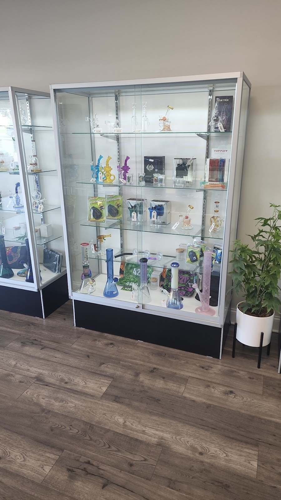 Sterling Vapes | 2785 Charlotte Hwy #10, Mooresville, NC 28117, USA | Phone: (704) 660-8273