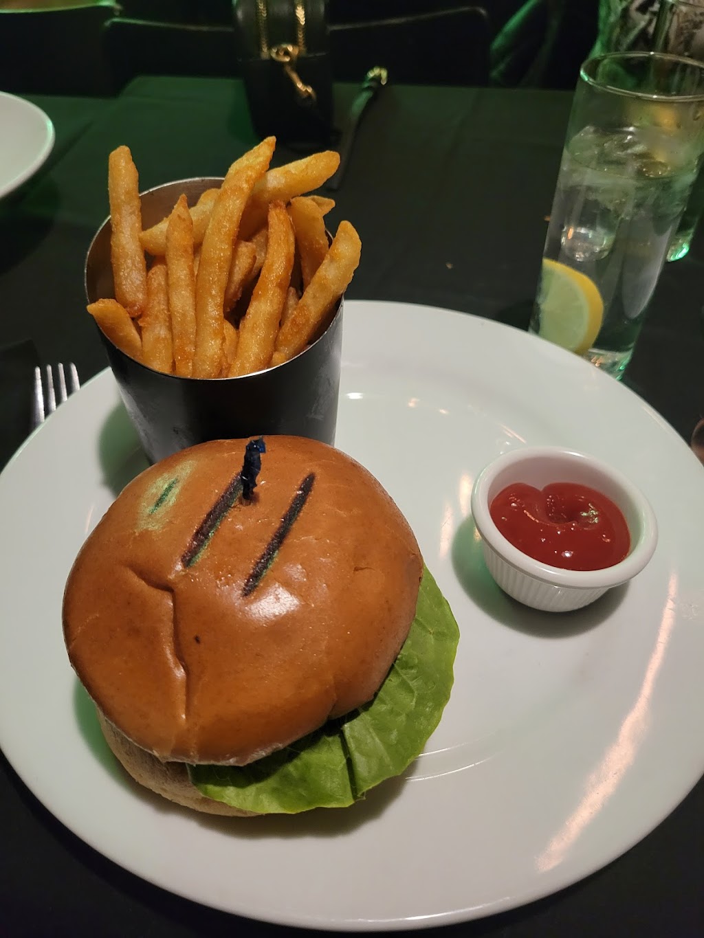 Ivy Kitchen and Bar | 65 Wall St, Huntington, NY 11743, USA | Phone: (631) 900-9489