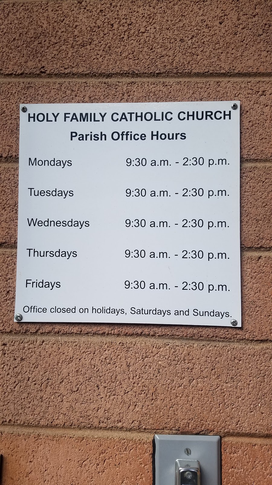 Holy Family Catholic Church | 7817 Old Auburn Rd, Citrus Heights, CA 95610, USA | Phone: (916) 723-2494