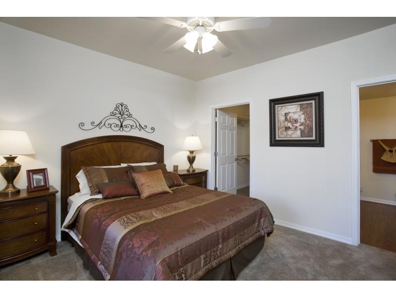 Amber Pointe Apartments | 4625 S 7th Ave, Phoenix, AZ 85041, USA | Phone: (602) 296-5006