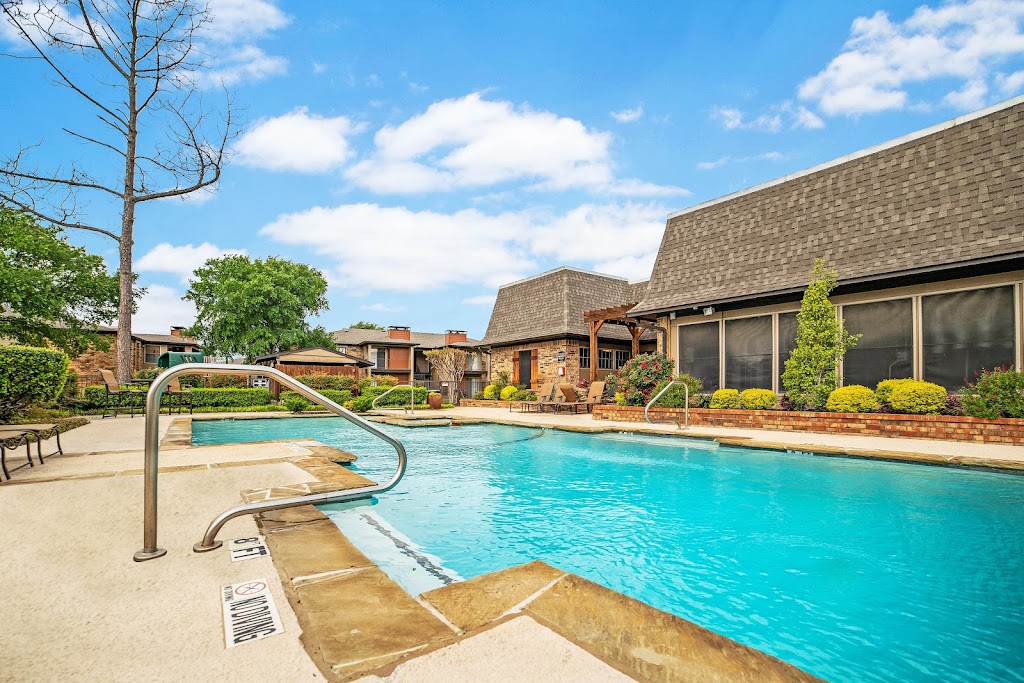 The Savoy Apartments | 7501 Kingswood Dr, Fort Worth, TX 76133, USA | Phone: (817) 541-7641