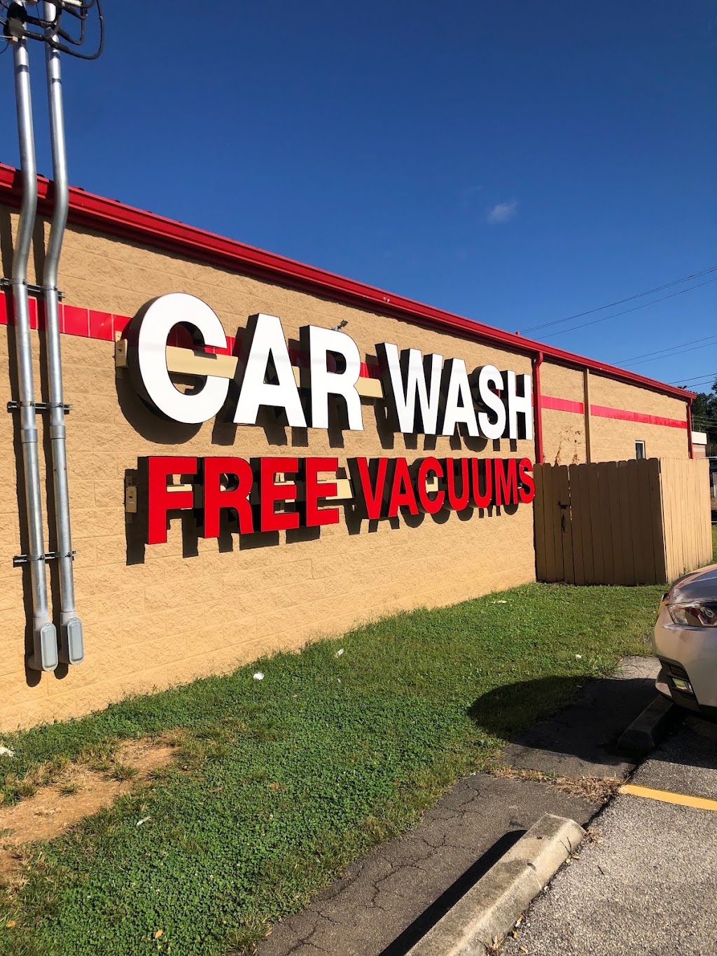 GooGoo Car Wash in 1234 N Glenwood Ave, Dalton, GA 30721, USA