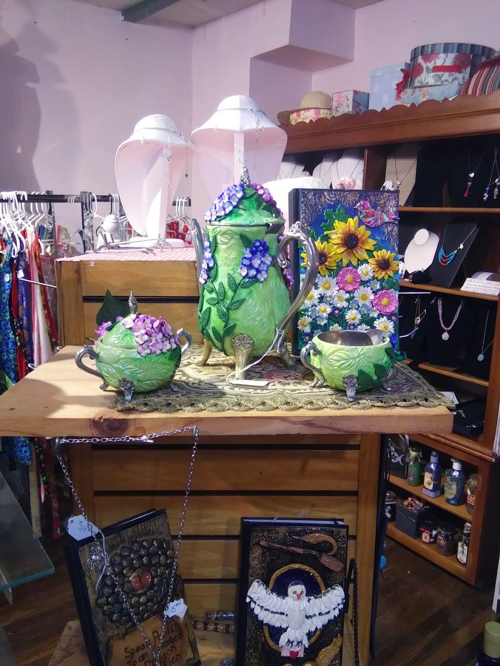 The Village Whimsy | 19034 75 Main St, Metamora, IN 47030, USA | Phone: (765) 265-4892