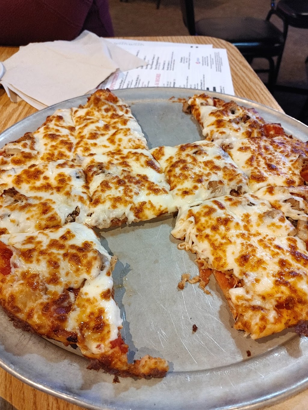 Johnny Sortinos Pizza Parlor | 7880 L St, Omaha, NE 68127 | Phone: (402) 339-5050