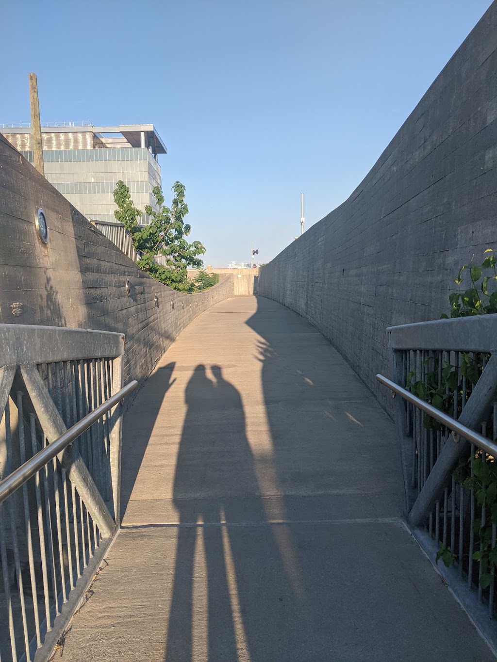 Newtown Creek Nature Walk | 329 Greenpoint Ave, Brooklyn, NY 11222, USA | Phone: (212) 504-4115