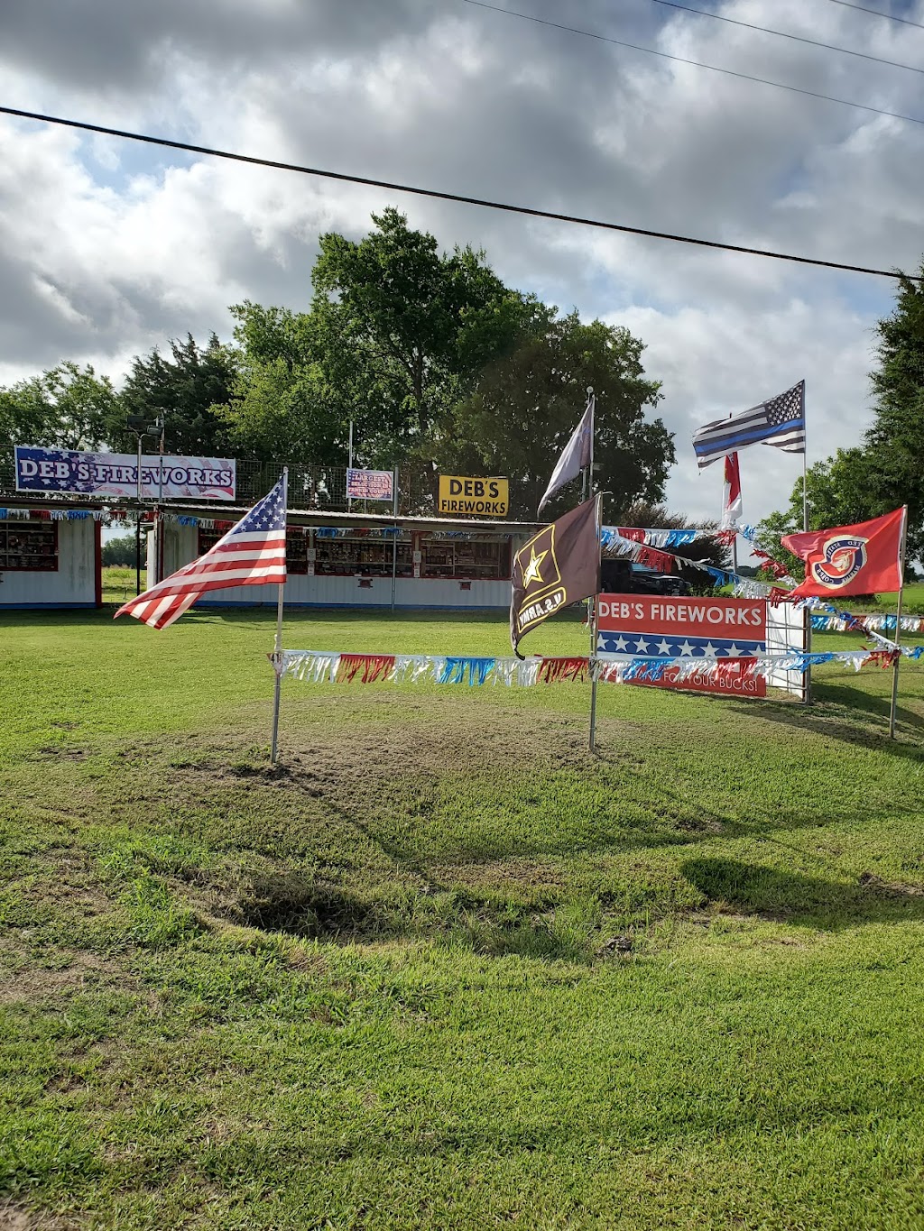 Debs Fireworks | 211 Co Rd 4220, Bonham, TX 75418, USA | Phone: (903) 583-5328