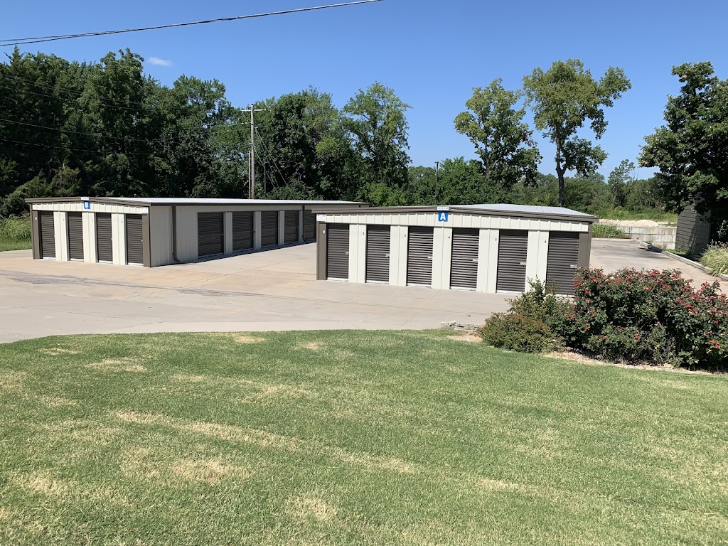 LF Storage-Derby | 123 S Water St, Derby, KS 67037, USA | Phone: (316) 516-7627