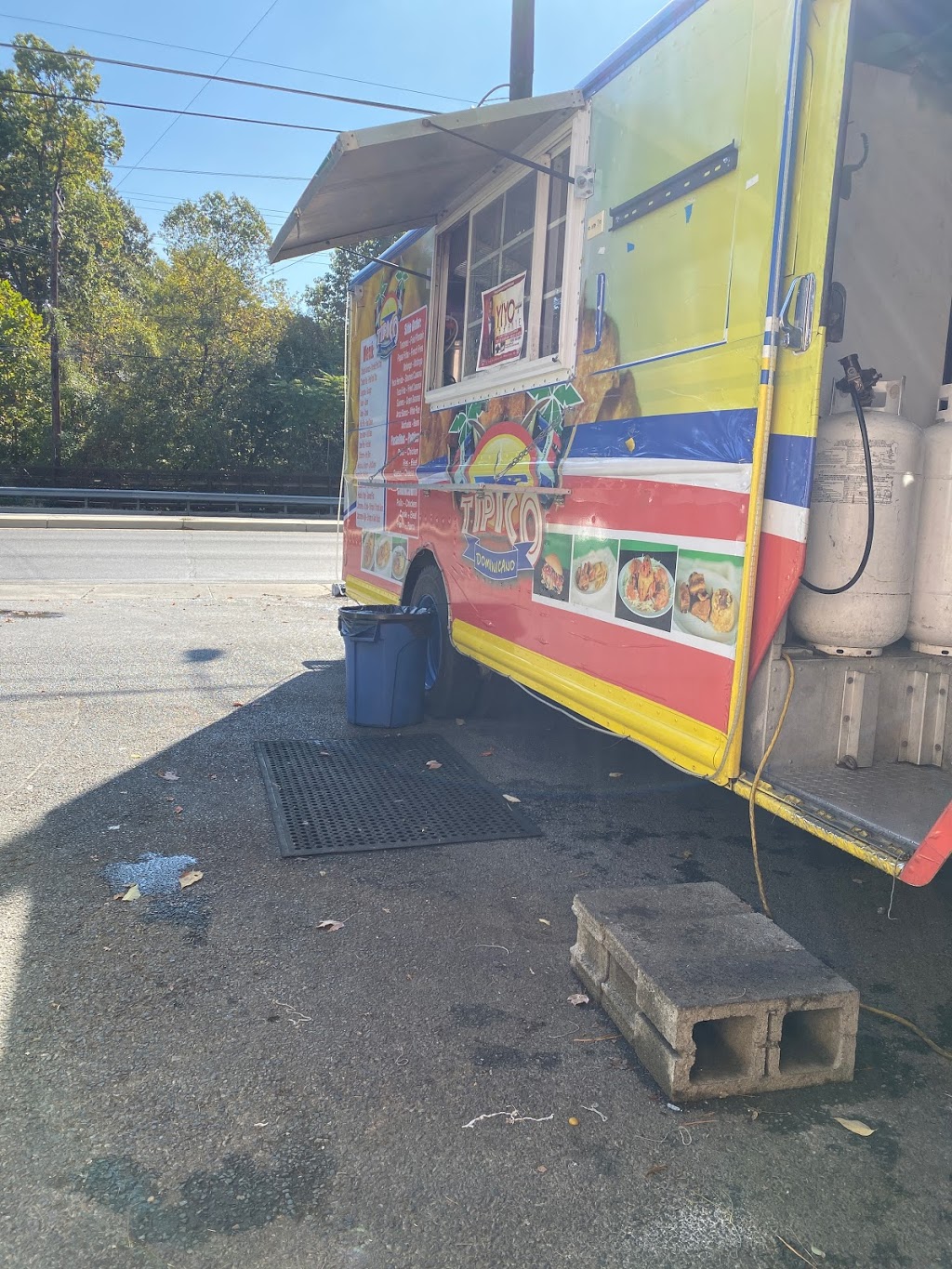 Tipico Dominicano Food Truck | 7216 New Hampshire Ave, Takoma Park, MD 20912, USA | Phone: (301) 915-4815