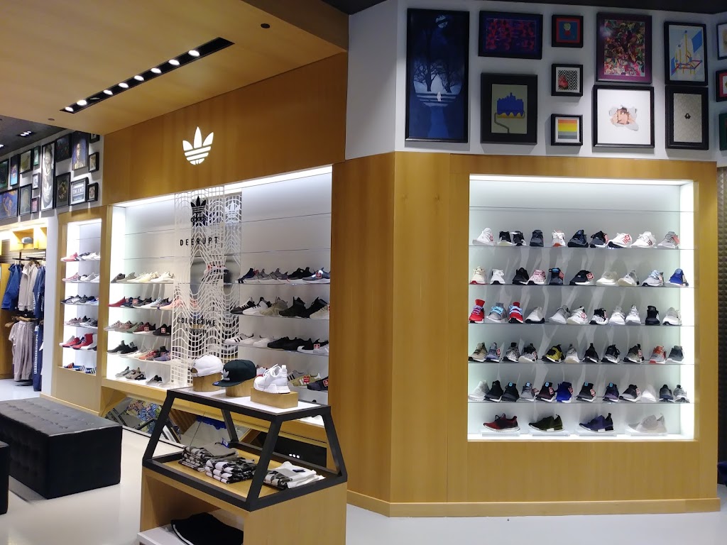 Footaction | 18000 Vernier Rd Space 704, Harper Woods, MI 48225, USA | Phone: (313) 527-3430