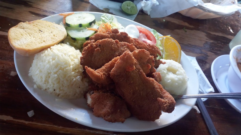 Las Guacamayas Restaurant Mariscos | Juárez-porvenir 343, Cd Juárez, Chih., Mexico | Phone: 656 281 5176