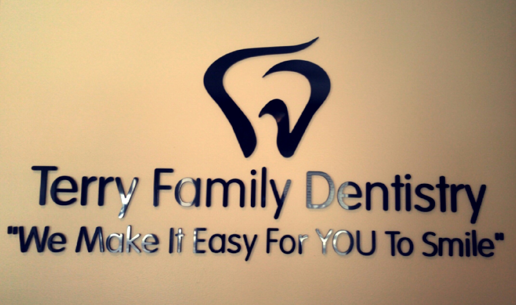 Dr. Ronald E Terry DDS | 21312 Chesterfield Ave, So, VA 23803, USA | Phone: (804) 526-2424