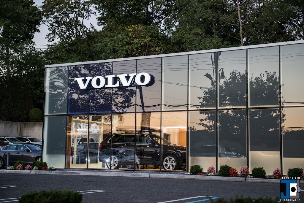 Volvo Cars Glen Cove | 79 Cedar Swamp Rd, Glen Cove, NY 11542, USA | Phone: (516) 880-8421