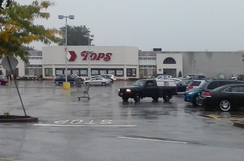 TOPS Friendly Markets | D and L Plaza Shopping Center, 5175 Broadway, Depew, NY 14043, USA | Phone: (716) 515-3440