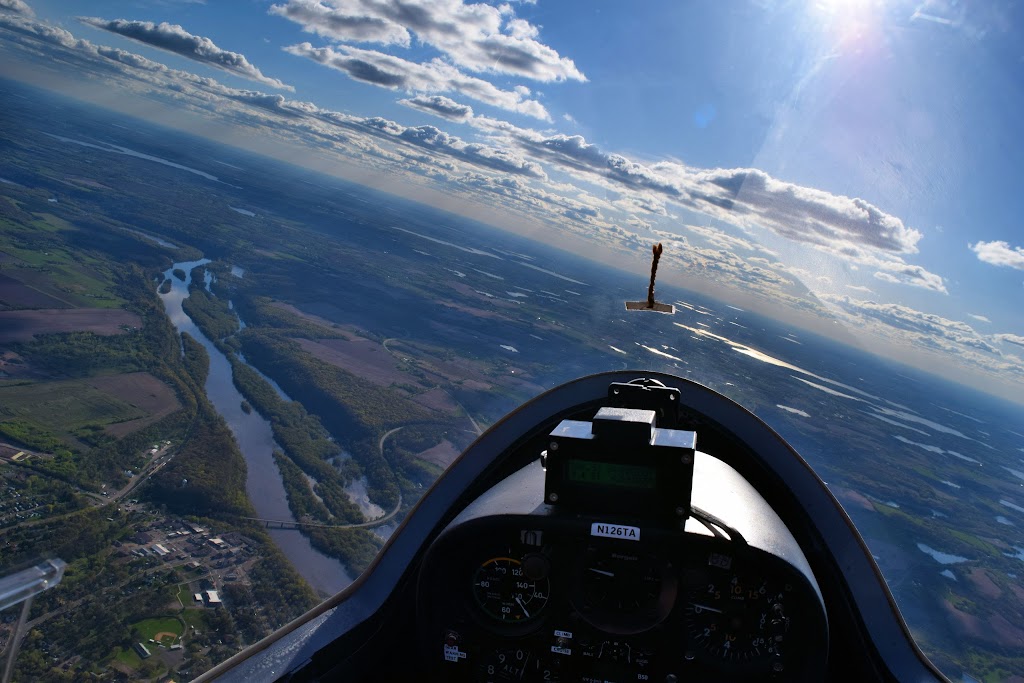 Red Wing Soaring Assocation | Hangar H-1, 617 68th Avenue, Osceola, WI 54020, USA | Phone: (651) 653-1631