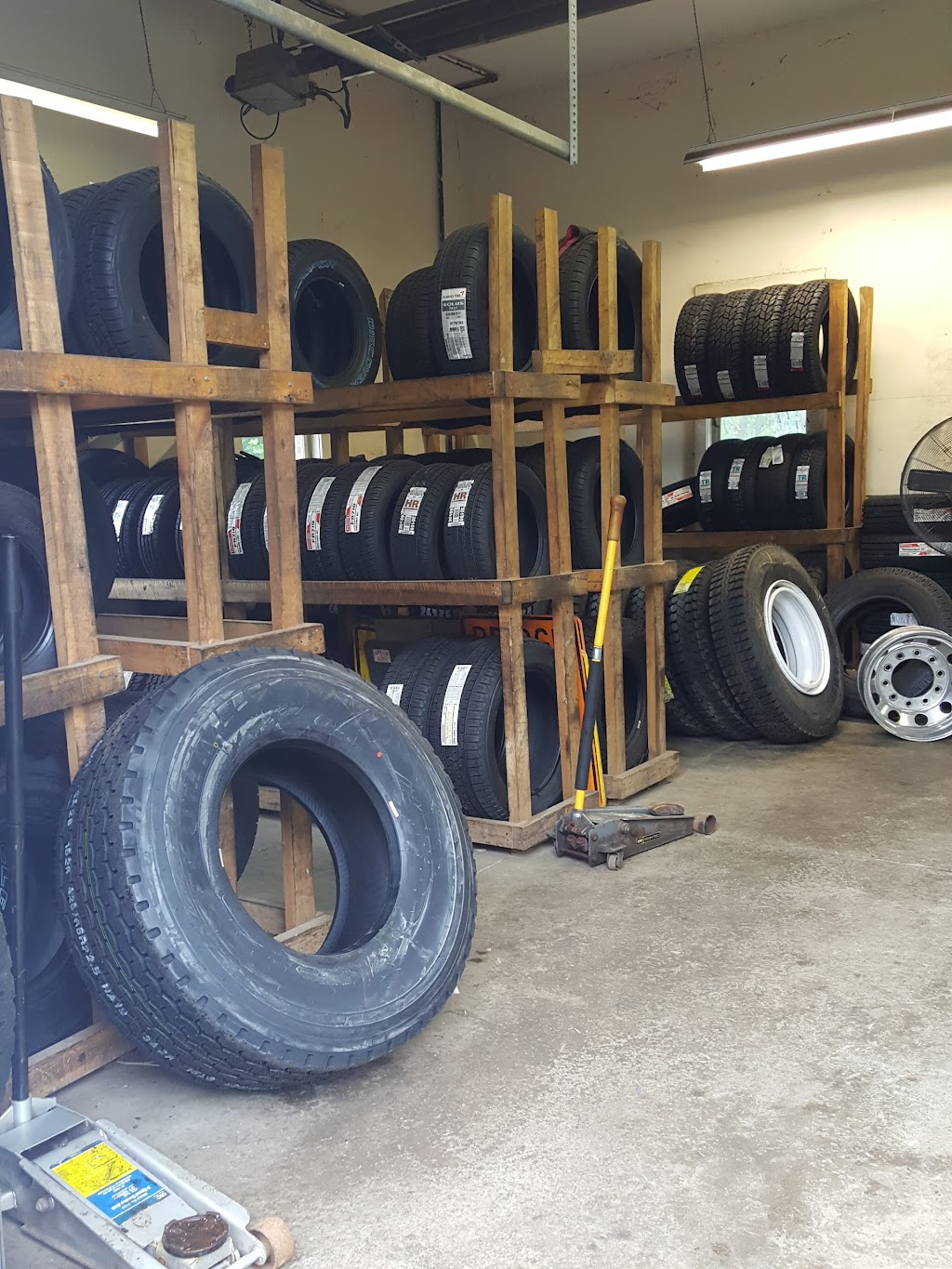 Kolsom Tire Company | 8471 Sherman Rd, Chesterland, OH 44026, USA | Phone: (440) 729-7083