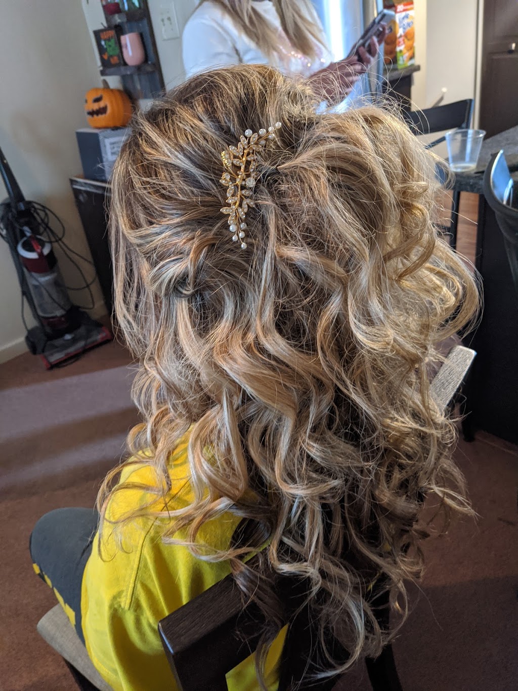 Amanda & Alexis Hair Salon | 2606 Lincoln Way, White Oak, PA 15131, USA | Phone: (412) 737-4529