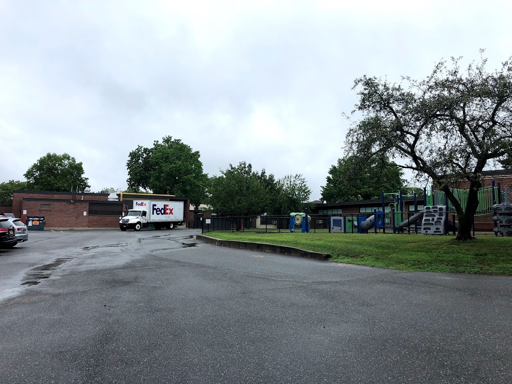 Searingtown Elementary School 106 Beverly Dr, Albertson, NY 11507