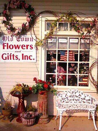 Old Town Flowers and Gifts | 79 Main St NW suite B, Lilburn, GA 30047, USA | Phone: (770) 921-4700