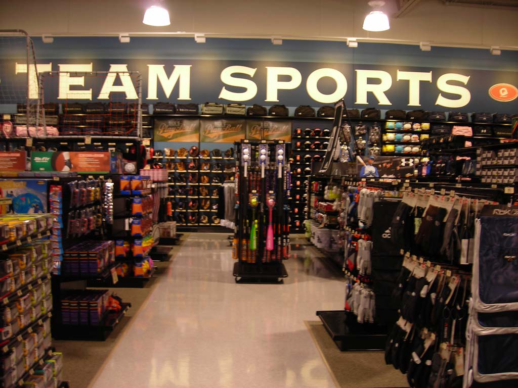 DICKS Sporting Goods | 1020 Port Washington Rd, Grafton, WI 53024, USA | Phone: (262) 377-6349