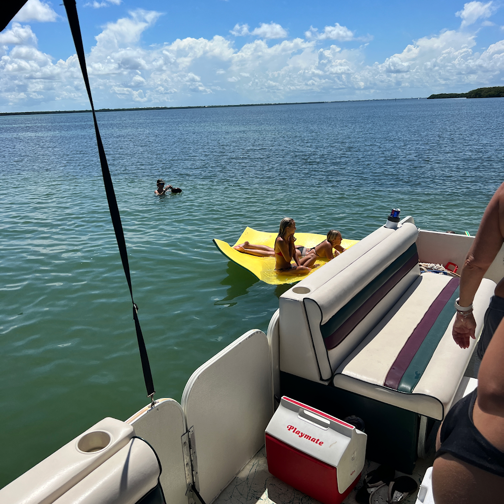 Big Wili Water Adventures | 1507 Gulf Dr S, Bradenton Beach, FL 34217, USA | Phone: (941) 737-5142