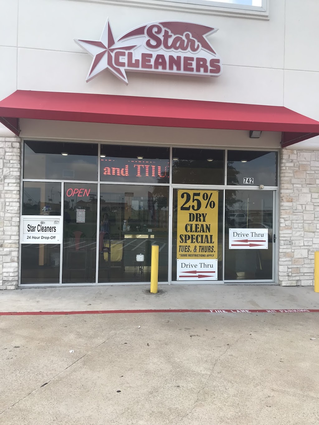 Star Cleaners | 742 E Hwy 82, Sherman, TX 75090, USA | Phone: (903) 868-9977