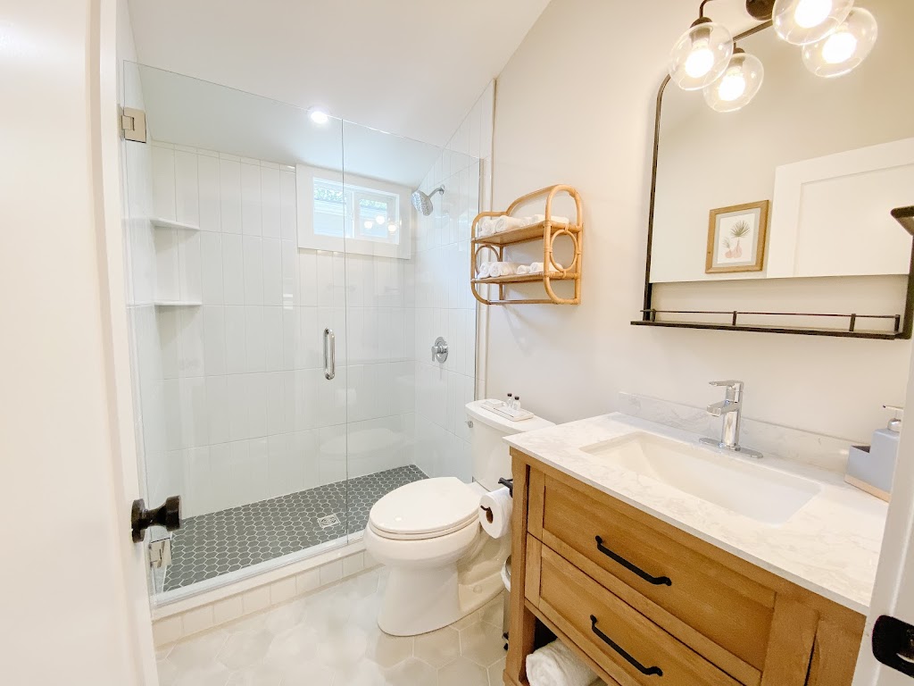 Hideaway Retreat | 5196 Fairfax Dr #5, Geneva, OH 44041, USA | Phone: (440) 361-3538