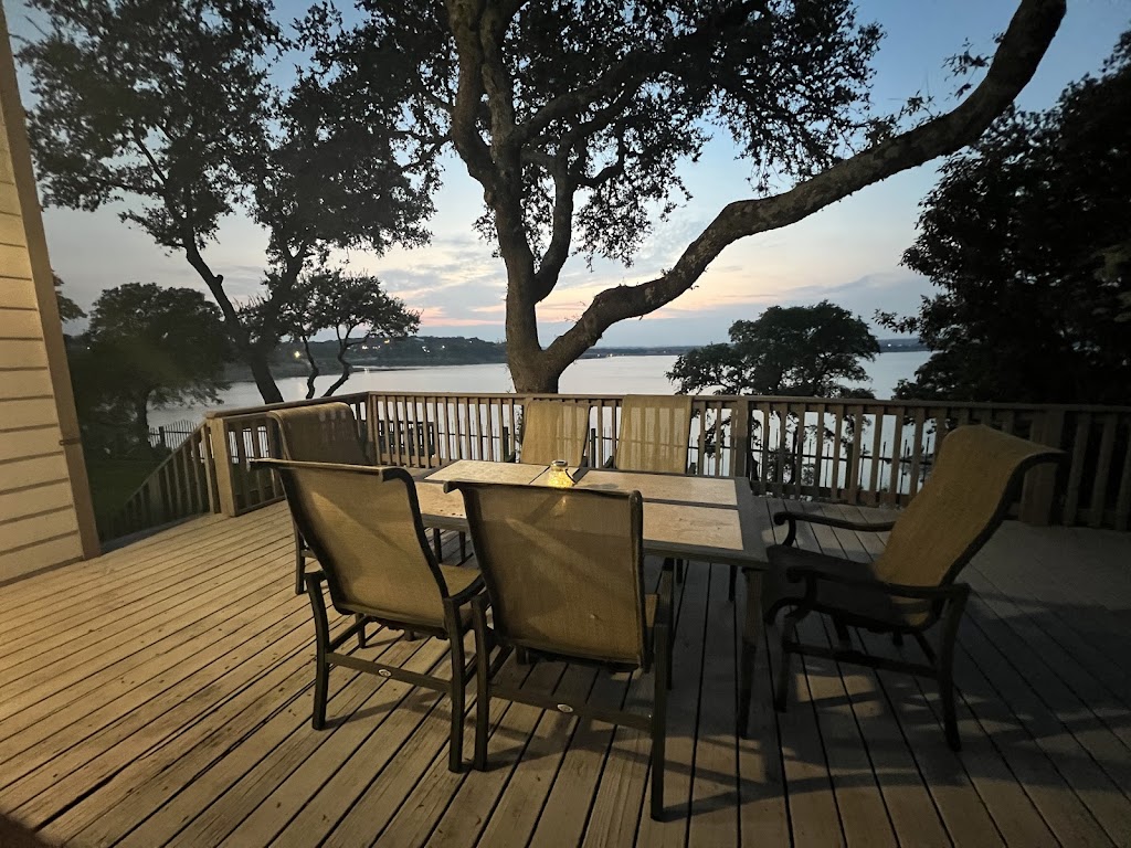 Surf and Stay Canyon Lake | 1319 Glenn Dr, Canyon Lake, TX 78133, USA | Phone: (210) 843-1411