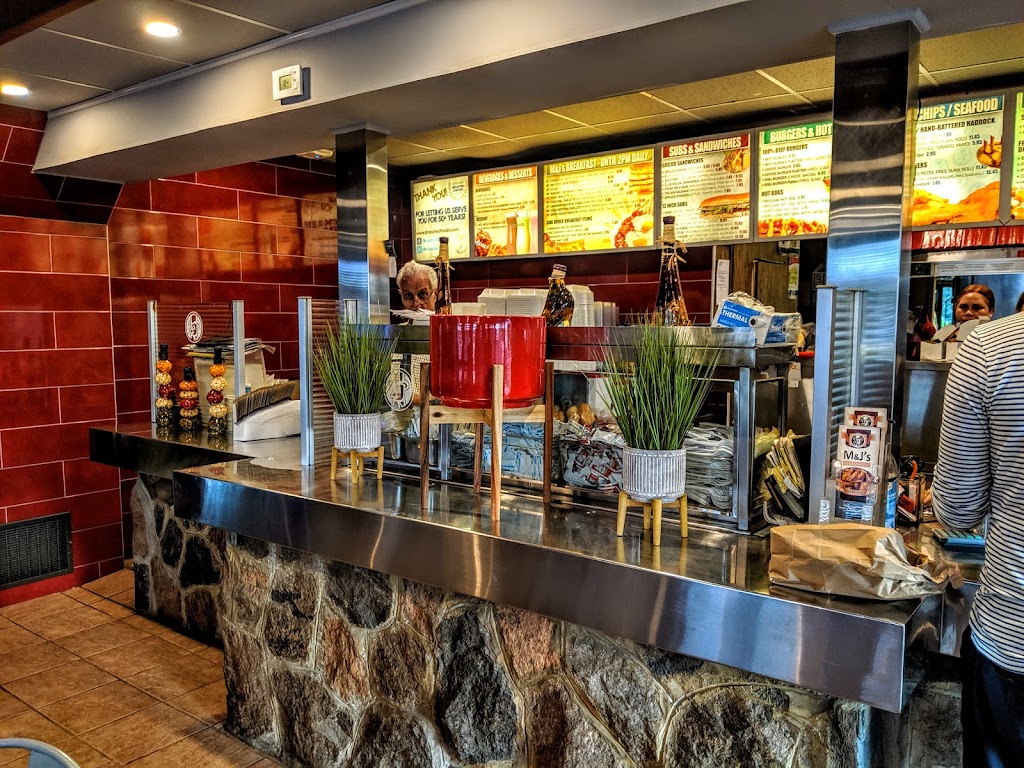 M&Js Family Restaurant | 401 Garrison Rd, Fort Erie, ON L2A 1N2, Canada | Phone: (905) 871-3143