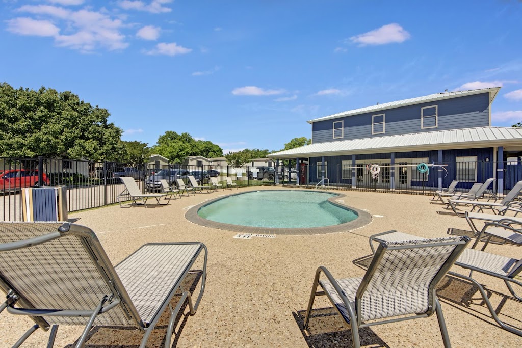 El Lago II | 5701 Martin St, Fort Worth, TX 76119, USA | Phone: (817) 478-2411